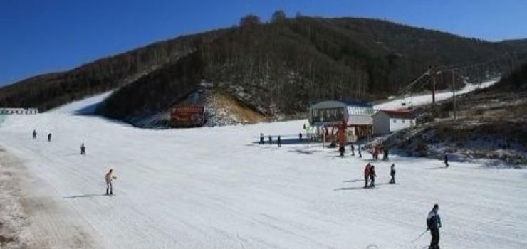 长城岭滑雪场