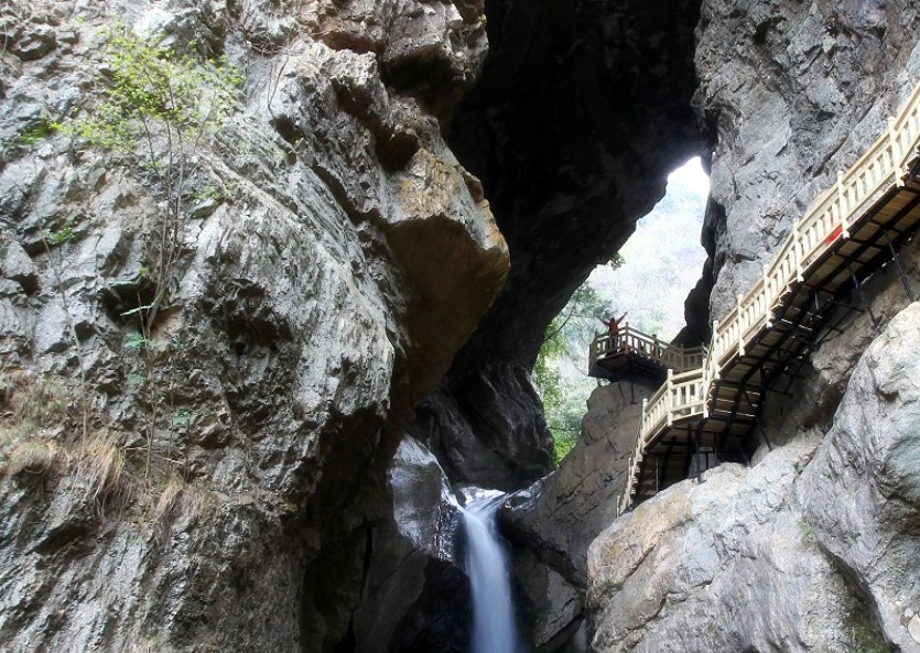 湖北天生桥景区